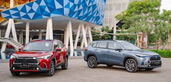 Toyota Corolla Cross 18HV Thông số Giá bán và Khuyến mãi